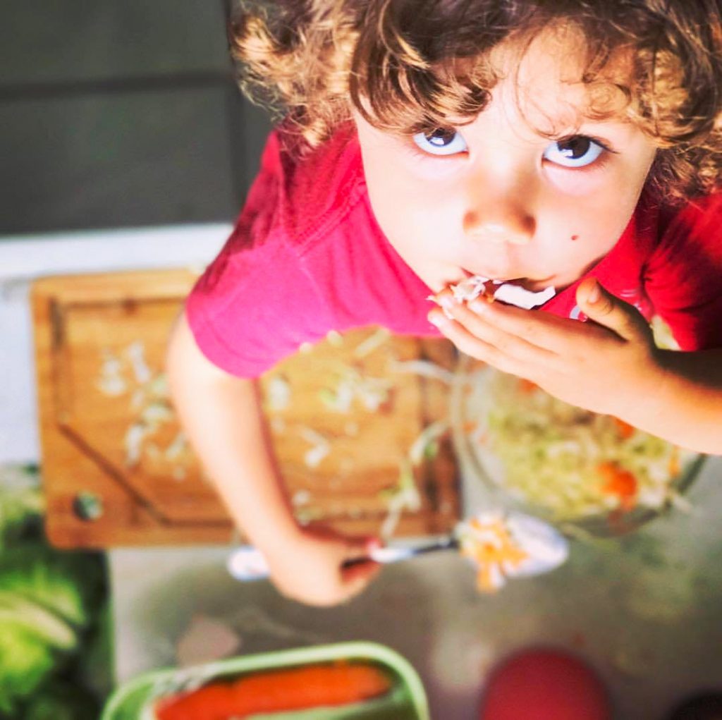 Como fazer meu filho comer salada