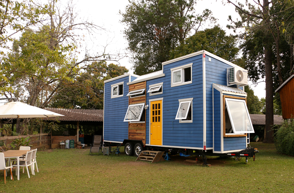 Como fazer um Sistema Elétrico Eficiente para sua Tiny House: 8 Dicas e Orientações