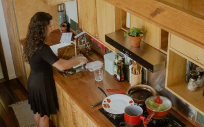 Como organizar a cozinha: guia de 7 dias para simplificação e praticidade